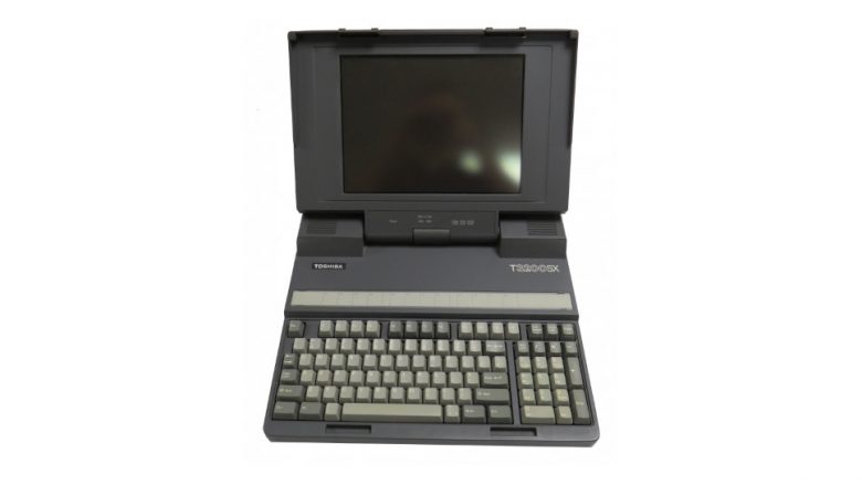 Laptopi i vitit 1989 me të cilin mund të minoni Bitcoin – por që nuk mund të pasuroheni!