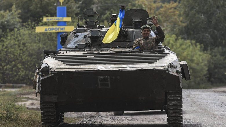 Ofensiva në Kharkiv, ushtria ukrainase thotë se ka trefishuar zonën e rimarrë nga rusët
