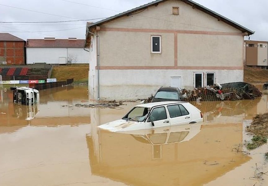 Ministri Peci thotë se nuk e di kur do të realizohet kompensimi i dëmeve nga vërshimet